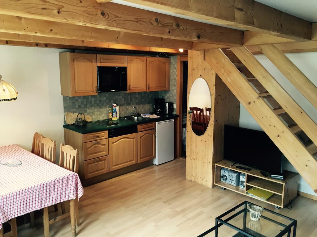 Chalet-Hotel Adler AG Kandersteg Værelse billede