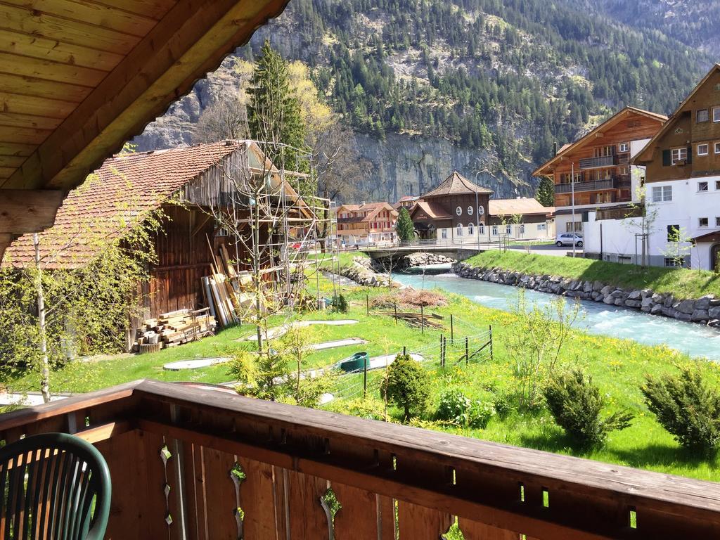 Chalet-Hotel Adler AG Kandersteg Værelse billede