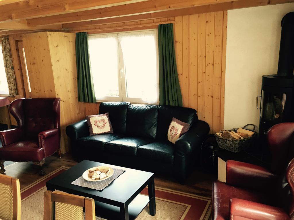 Chalet-Hotel Adler AG Kandersteg Værelse billede