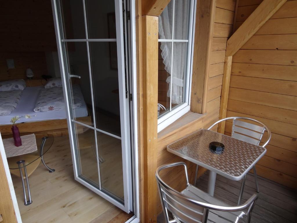Chalet-Hotel Adler AG Kandersteg Værelse billede